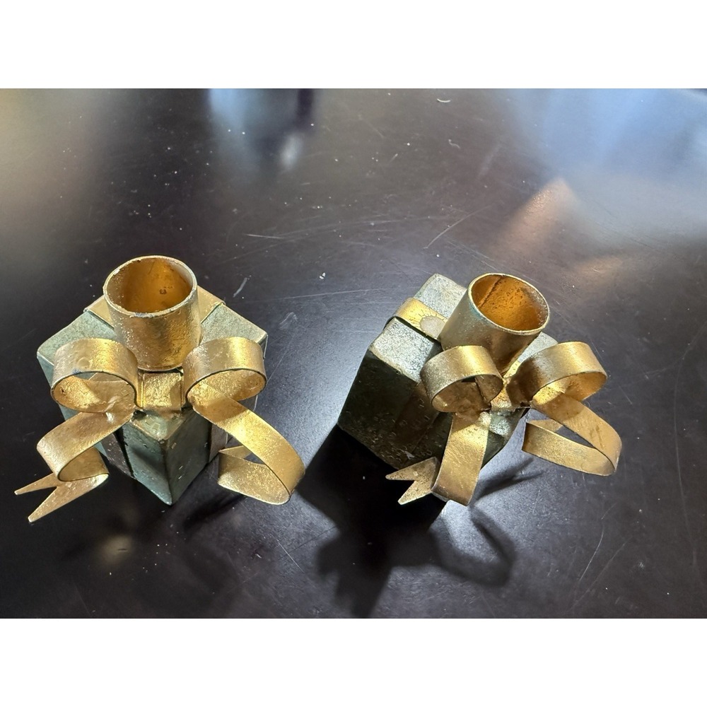 Pair of VTG Metal Set Of 2 Gift Candleholders Gold accent Bow Holiday Christmas